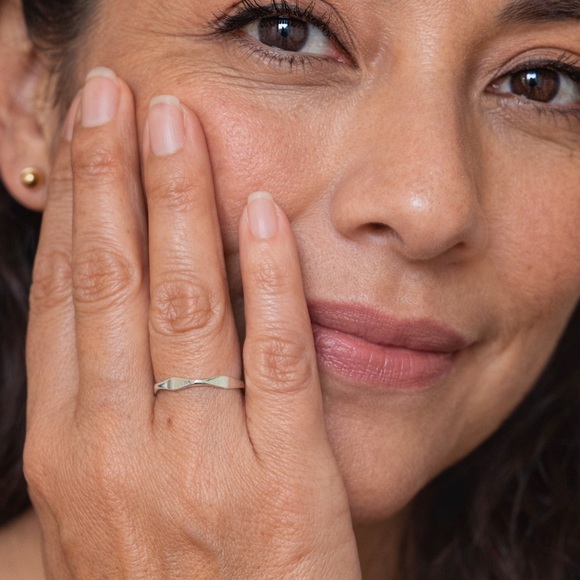 925 Silver Wavy Ring Taxco Handmade dainty stackable - Picture 3 of 10